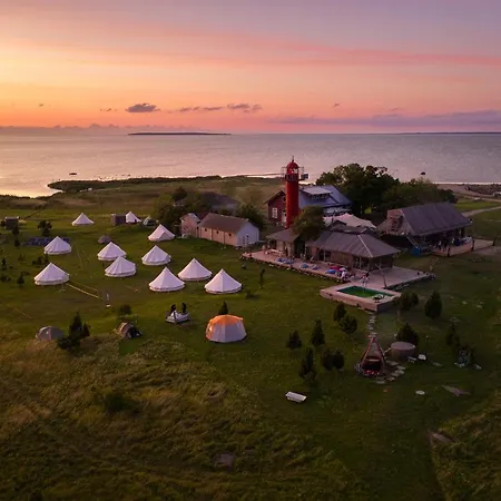 Viirelaid Private Island Kuivastu