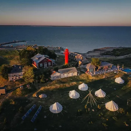 Viirelaid Private Island