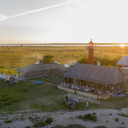 Viirelaid Private Island * Kuivastu