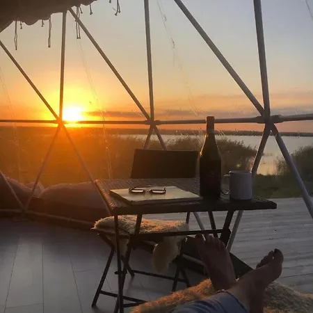 Viirelaid Private Island Kuivastu