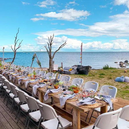 Viirelaid Private Island Kuivastu