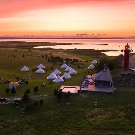 Viirelaid Private Island *