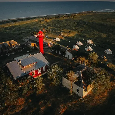 Viirelaid Private Island